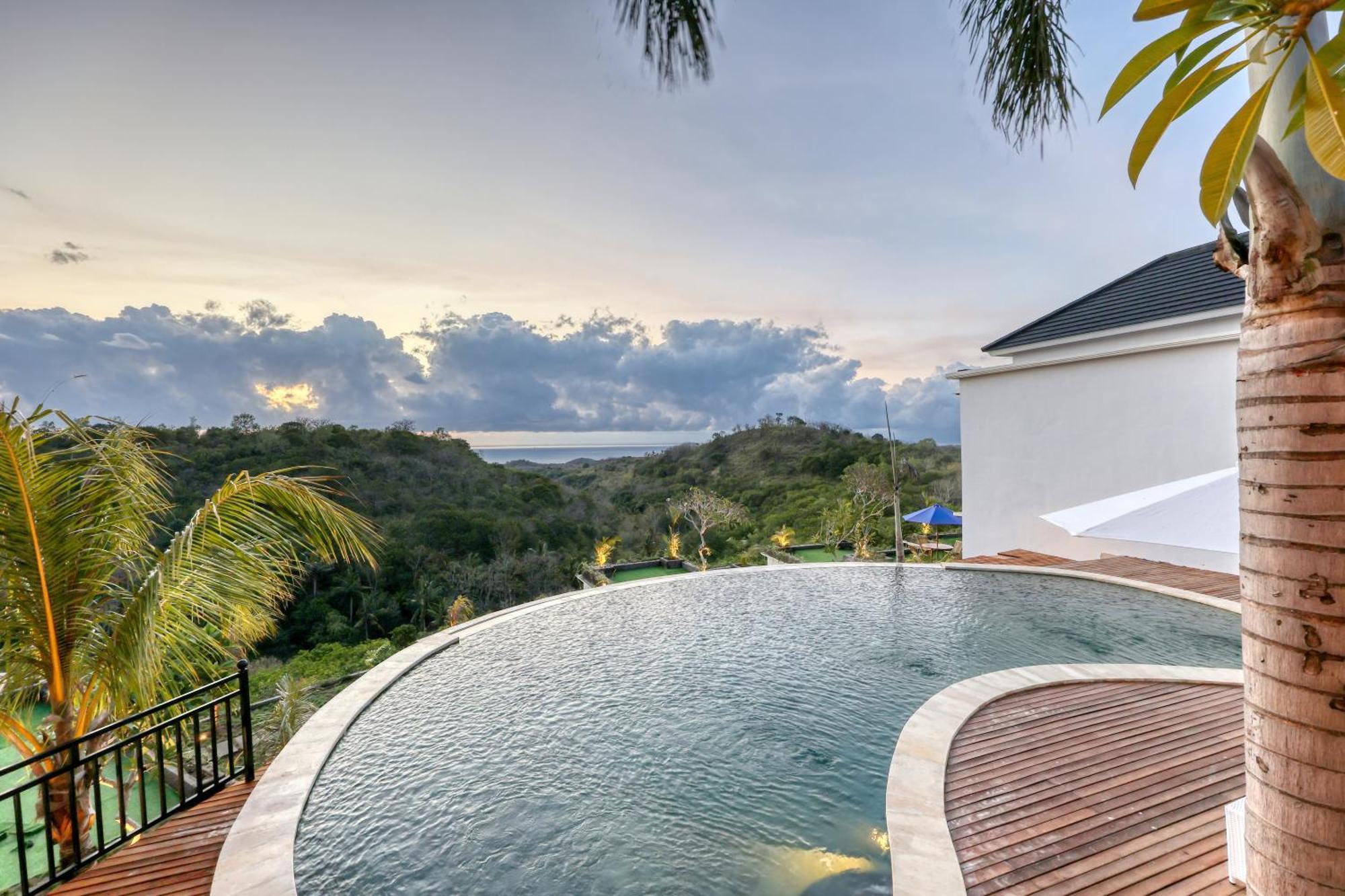 Kelingking Parama Resort Batumadeg Eksteriør bilde